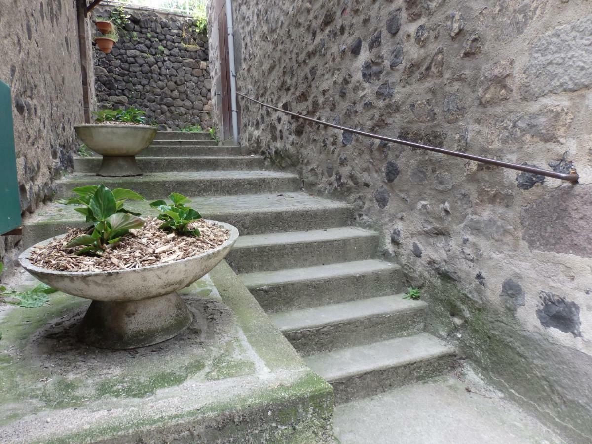 La Maison De Beatrice Murat (Cantal) Exterior foto